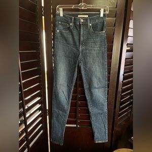 Levi’s Mile High Rise Skinny - Size 28 - Stretchy